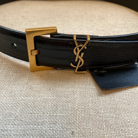SAINT LAURENT
YSL logo leather belt - Picture 1 of 7
